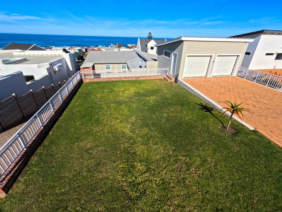 4 Bedroom Property for Sale in Jongensfontein Western Cape